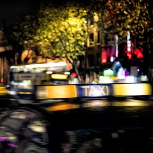 Image of a taxi in dublin city centre